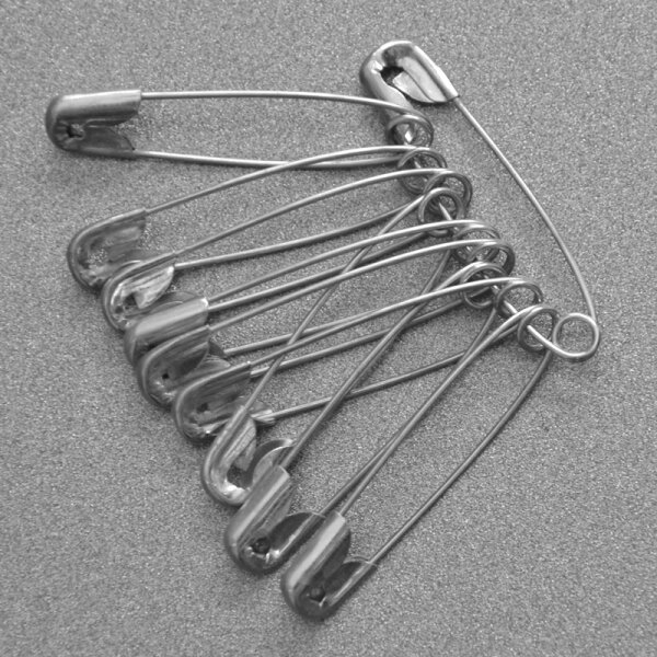 SAFETY PINS BLACK 20mm SET/200pcs